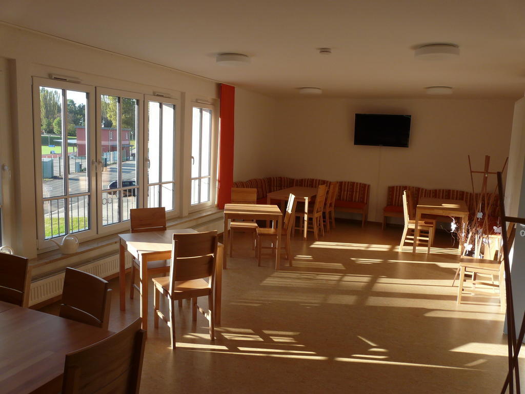 Sport Tourist Hostel Weißenfels Buitenkant foto