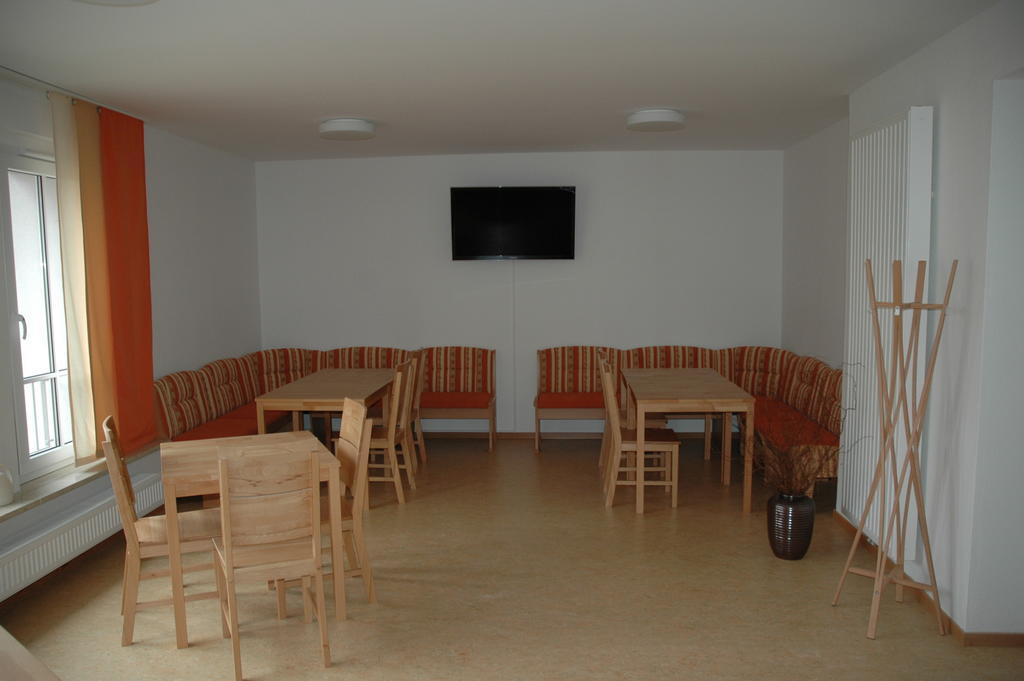 Sport Tourist Hostel Weißenfels Buitenkant foto